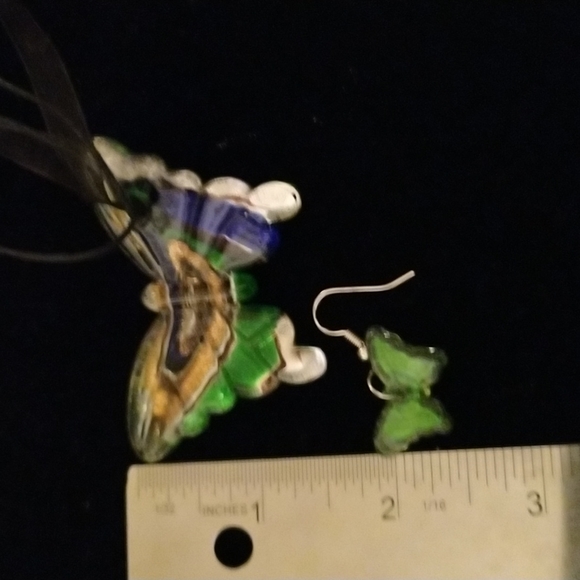- 🦋Gorgeous new handcrafted glass butterfly necklace and earring set🌸 - Picture 7 of 8